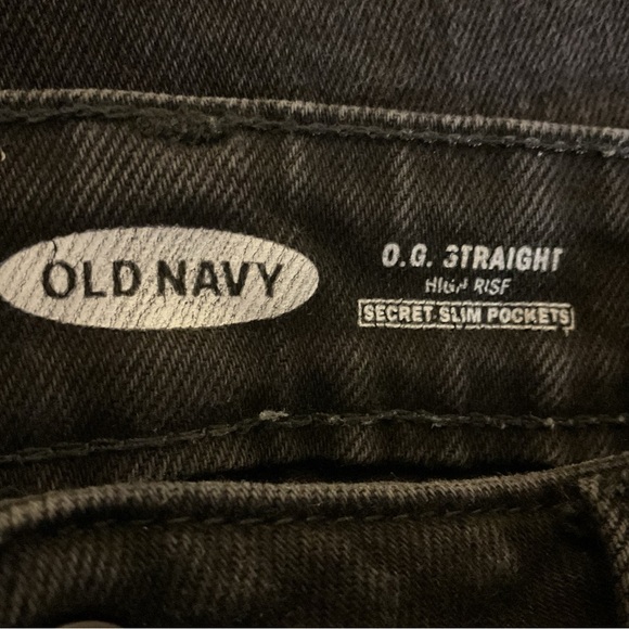 Old Navy Women’s High Rise Straight Leg Distressed Black Jeans. Size 12 - Picture 4 of 5